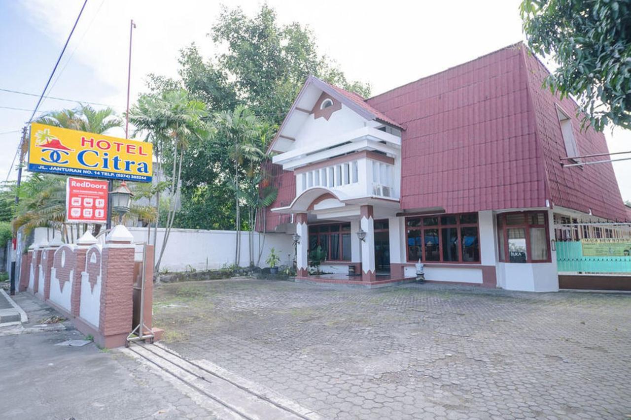 Reddoorz Near Kampus 3 Uty Yogyakarta Hotel Luaran gambar
